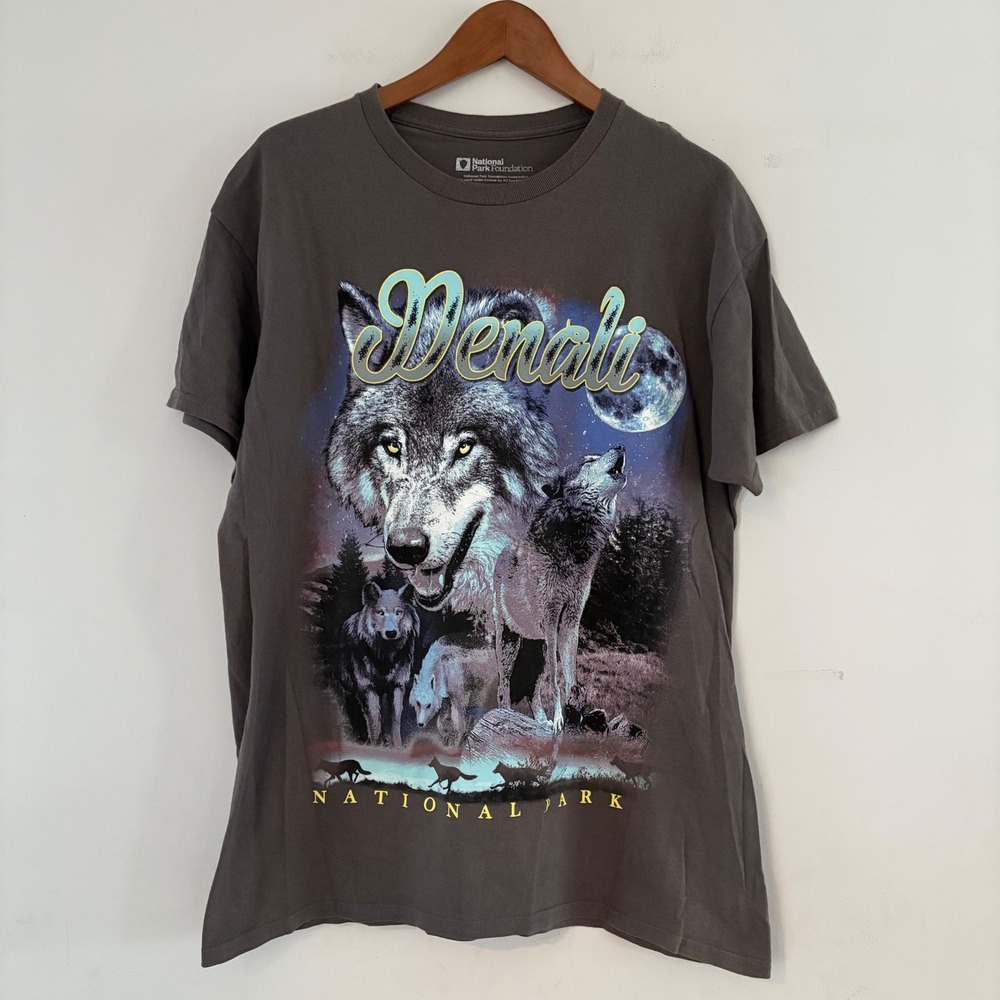 National Park Foundation Denali Wolf Pack Howl Moon Graphic T‎ Shirt Adult Large